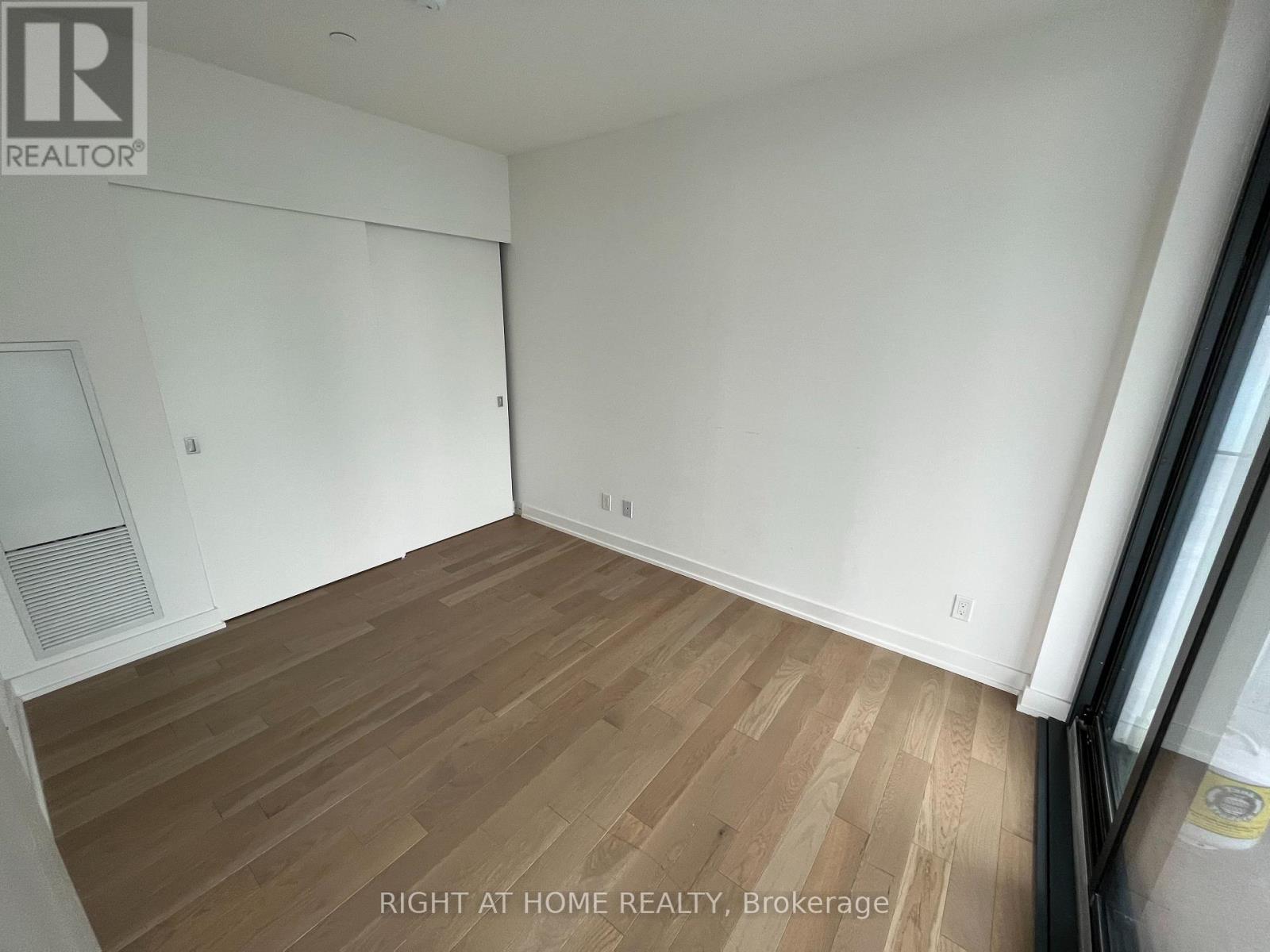 2112 - 25 Richmond Street E Property Photo 9