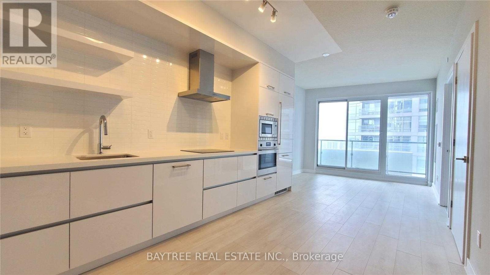 2004 - 2221 YONGE STREET Property Photo 1