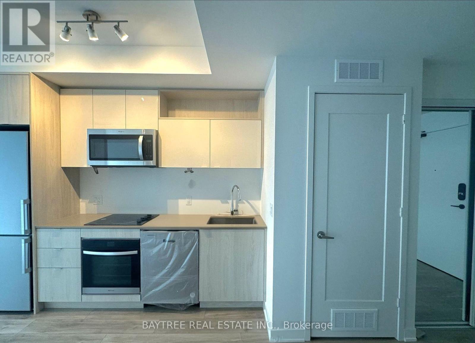 2214 - 70 PRINCESS STREET Property Photo 1