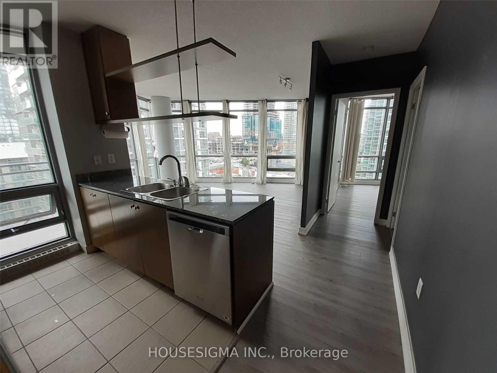 1203 - 3 Navy Wharf Court Property Photo 2
