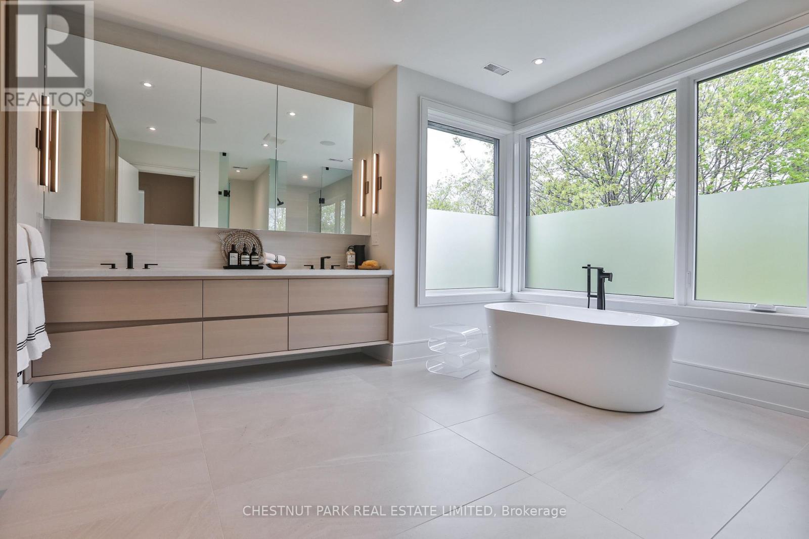 2 Marchwood Drive Property Photo 27