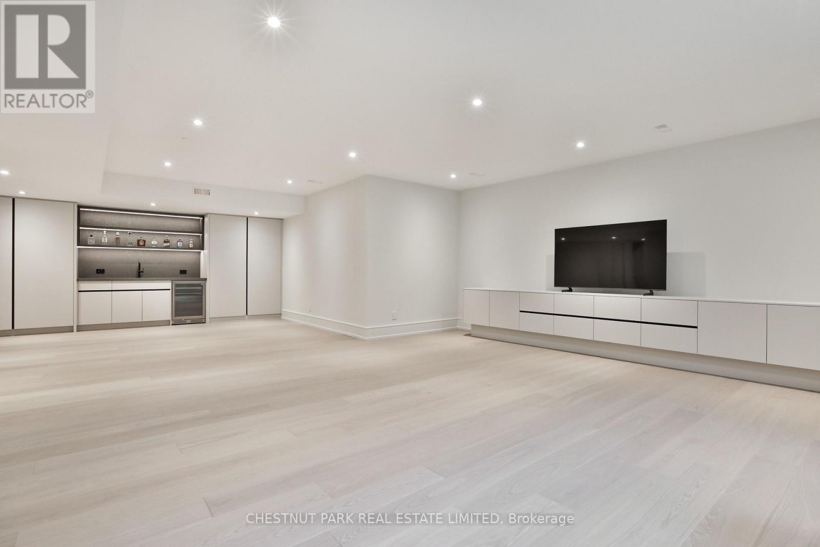 2 Marchwood Drive Property Photo 44