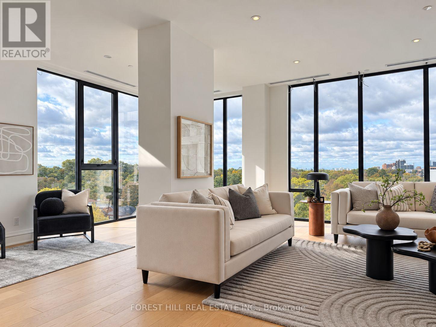 6a - 2010 Bathurst Street Property Photo 4