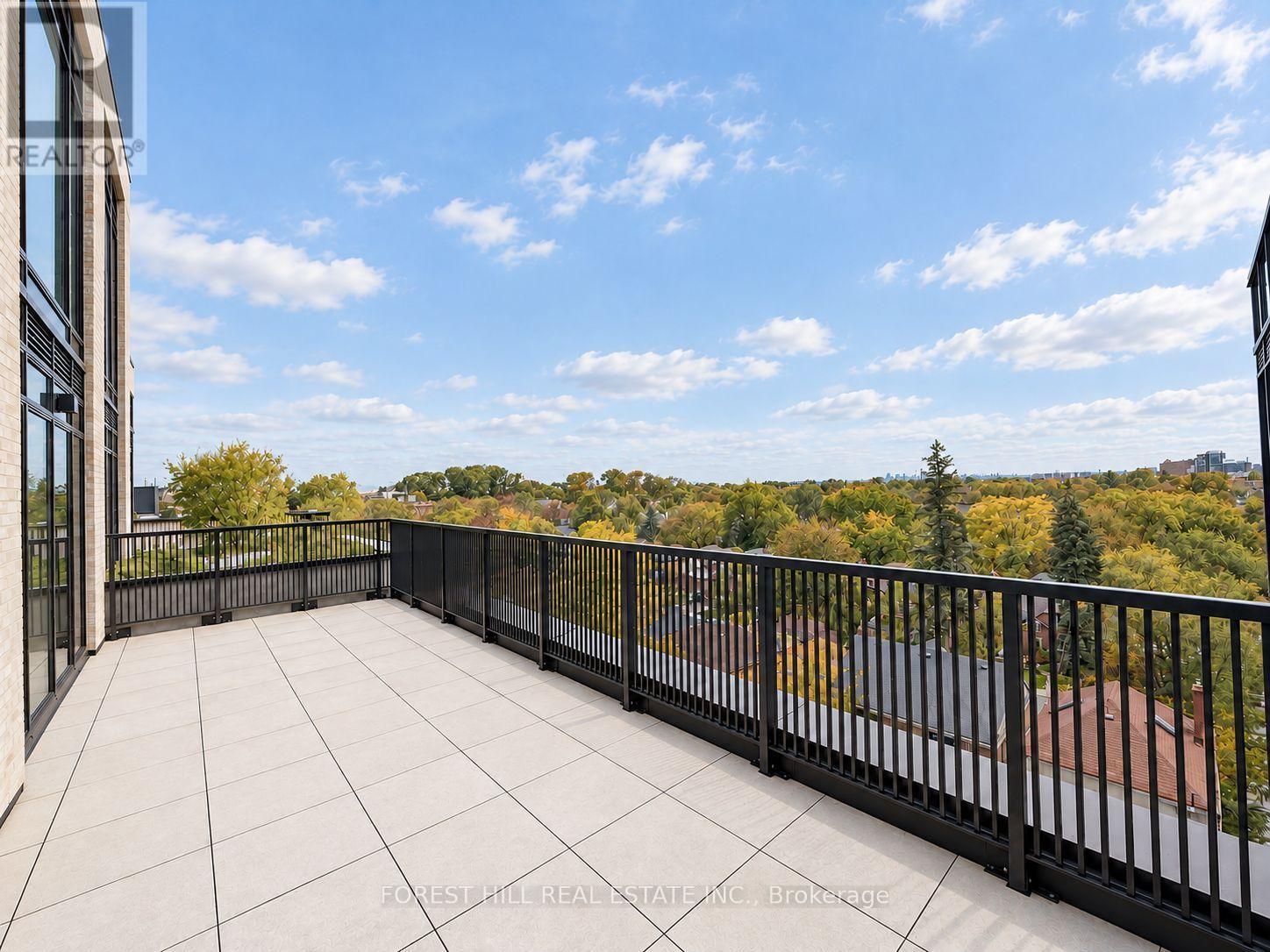 6a - 2010 Bathurst Street Property Photo 28