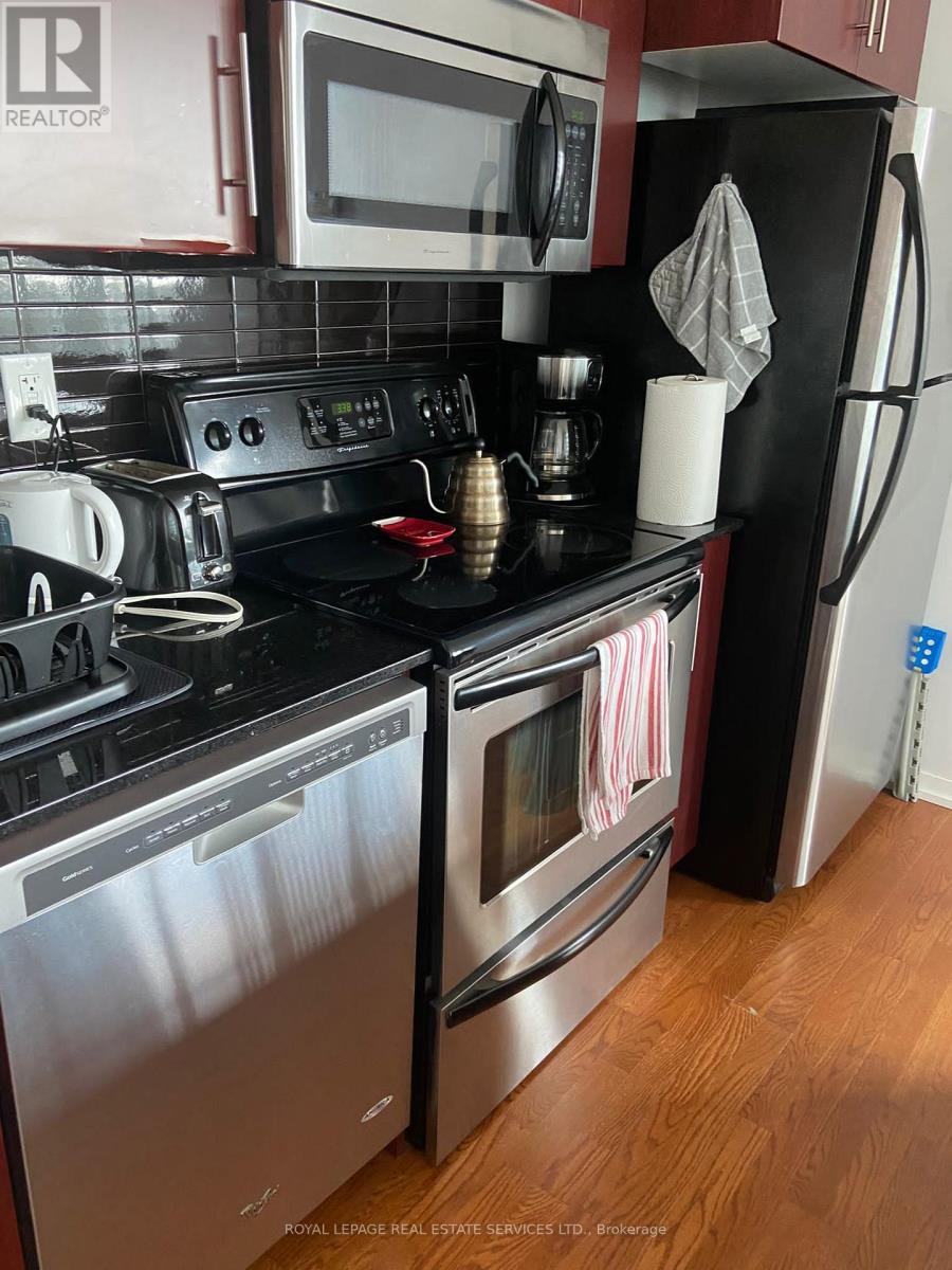 2310 - 55 Bremner Boulevard Property Photo 6