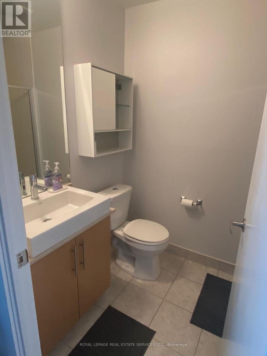 2310 - 55 Bremner Boulevard Property Photo 14