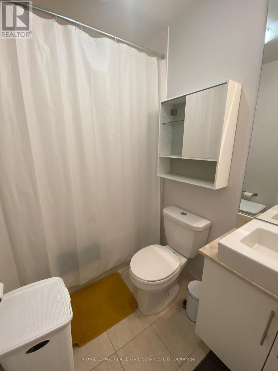 2310 - 55 Bremner Boulevard Property Photo 19