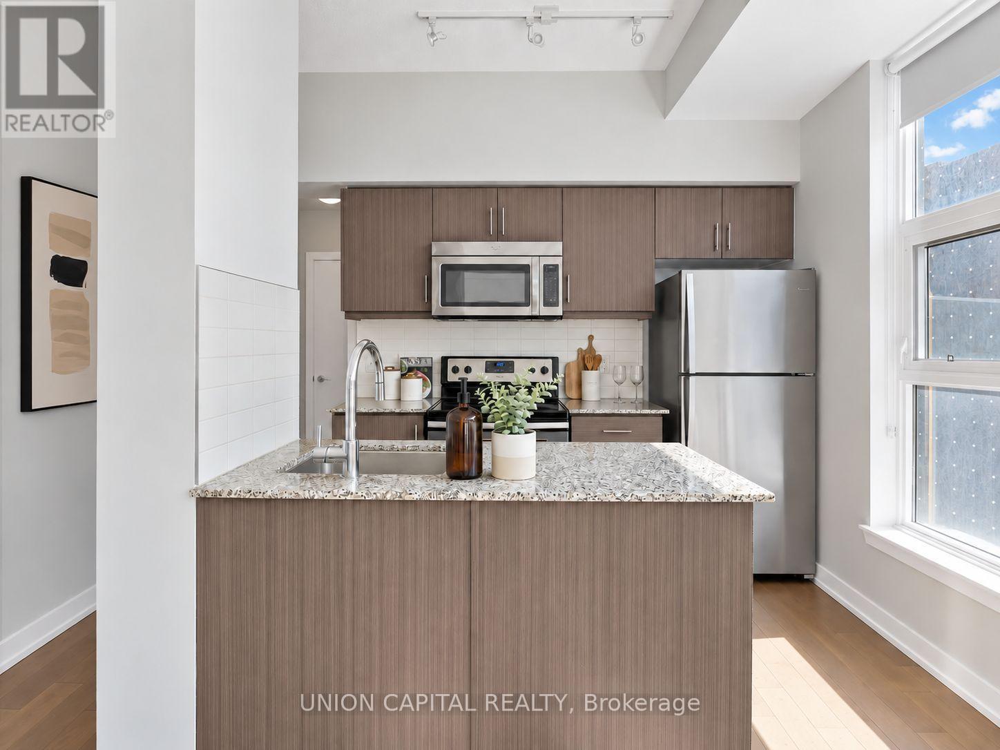 202 - 10 Willison Square Property Photo 7