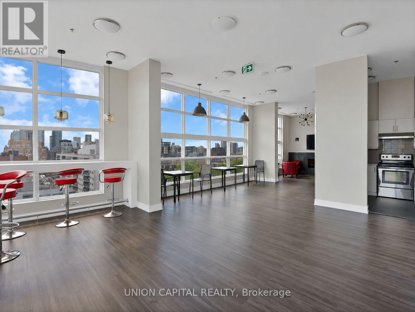 202 - 10 Willison Square Property Photo 22