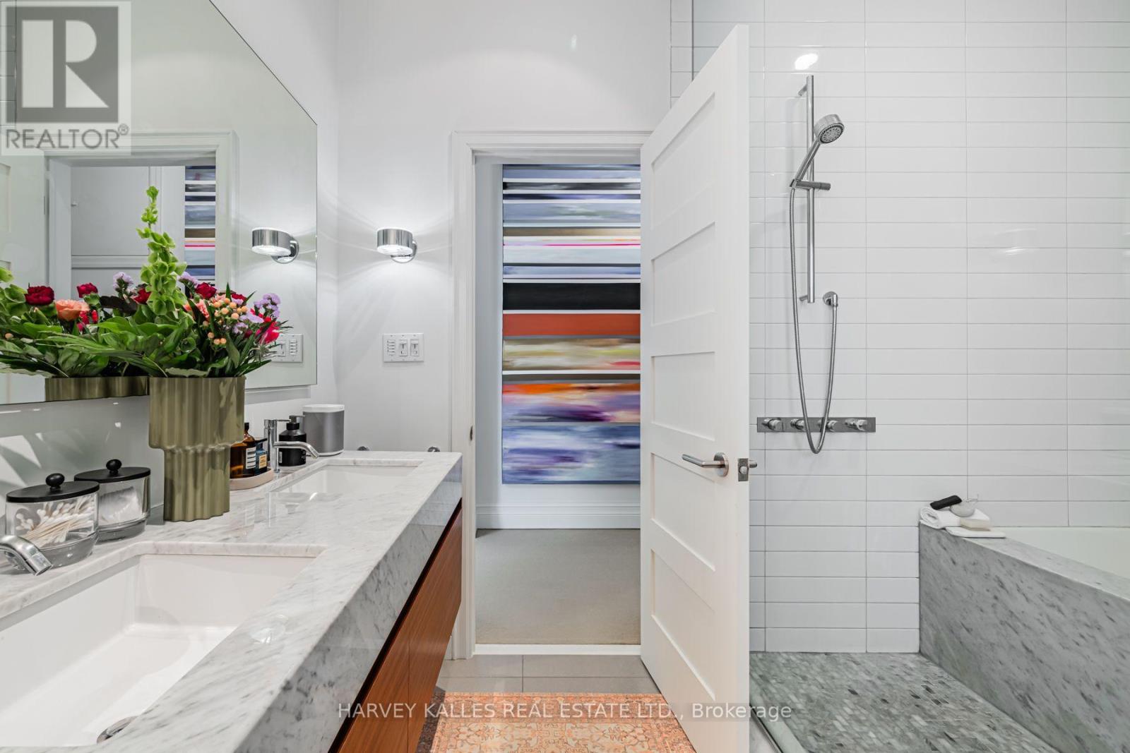 427 Ontario Street Property Photo 32