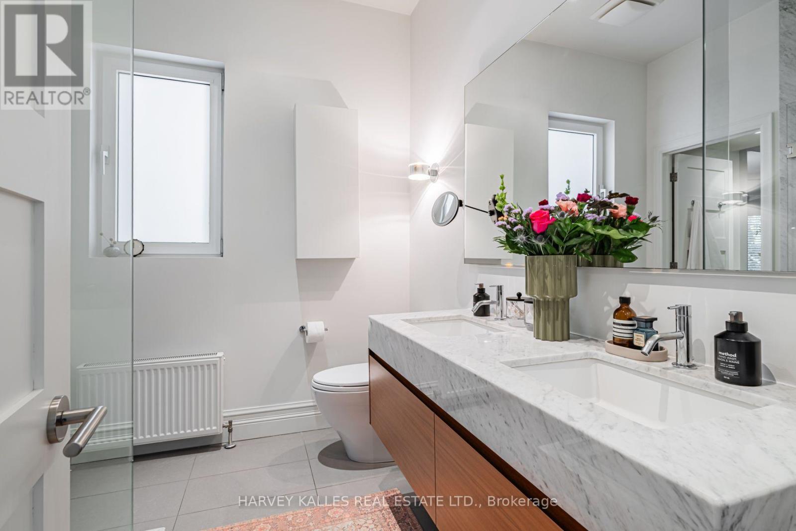 427 Ontario Street Property Photo 33