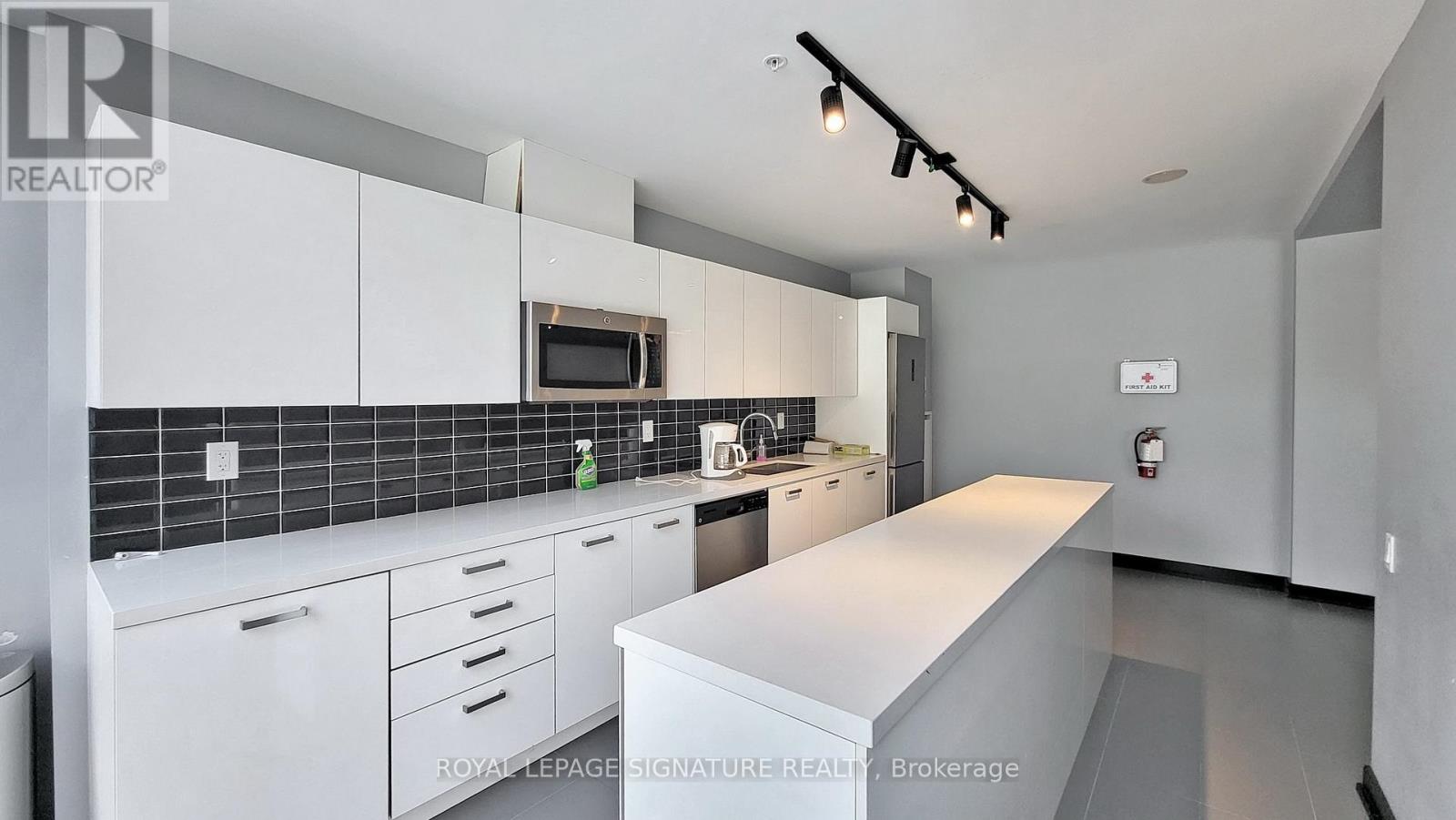 203 - 39 Brant Street Property Photo 19