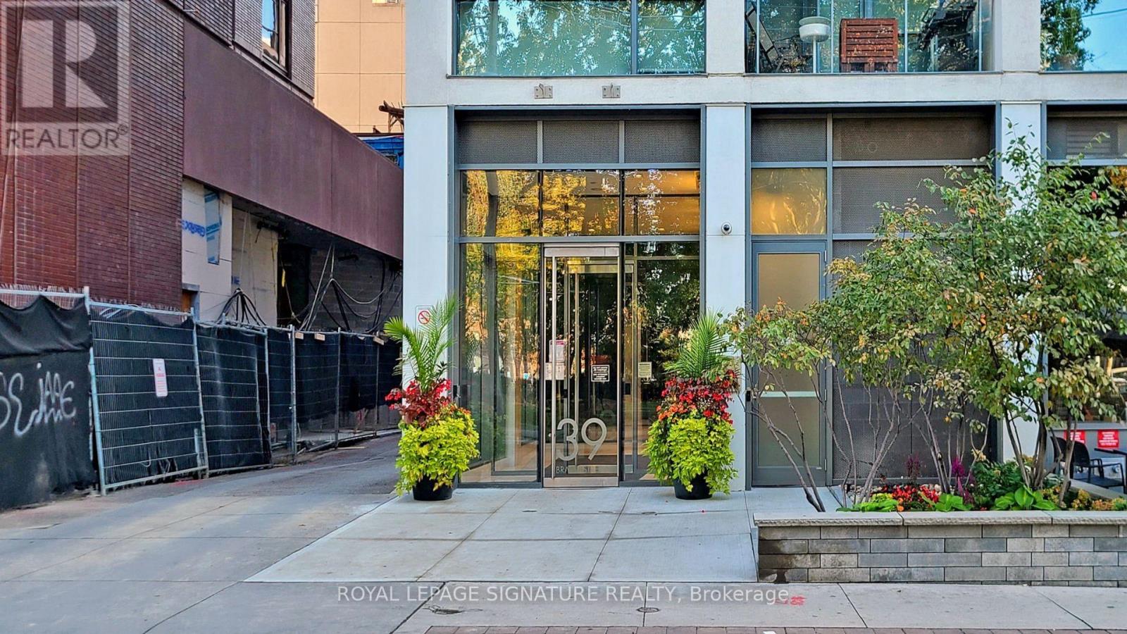 203 - 39 Brant Street Property Photo 25