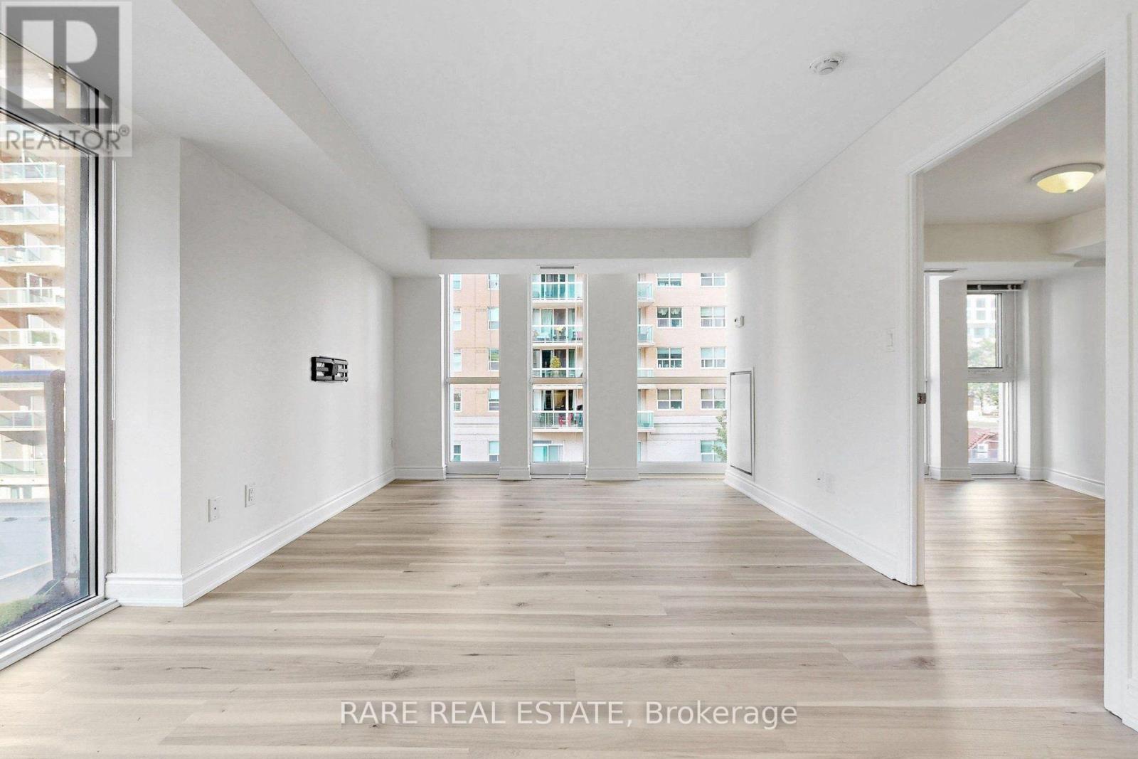 512 - 400 Adelaide Street E Property Photo 18