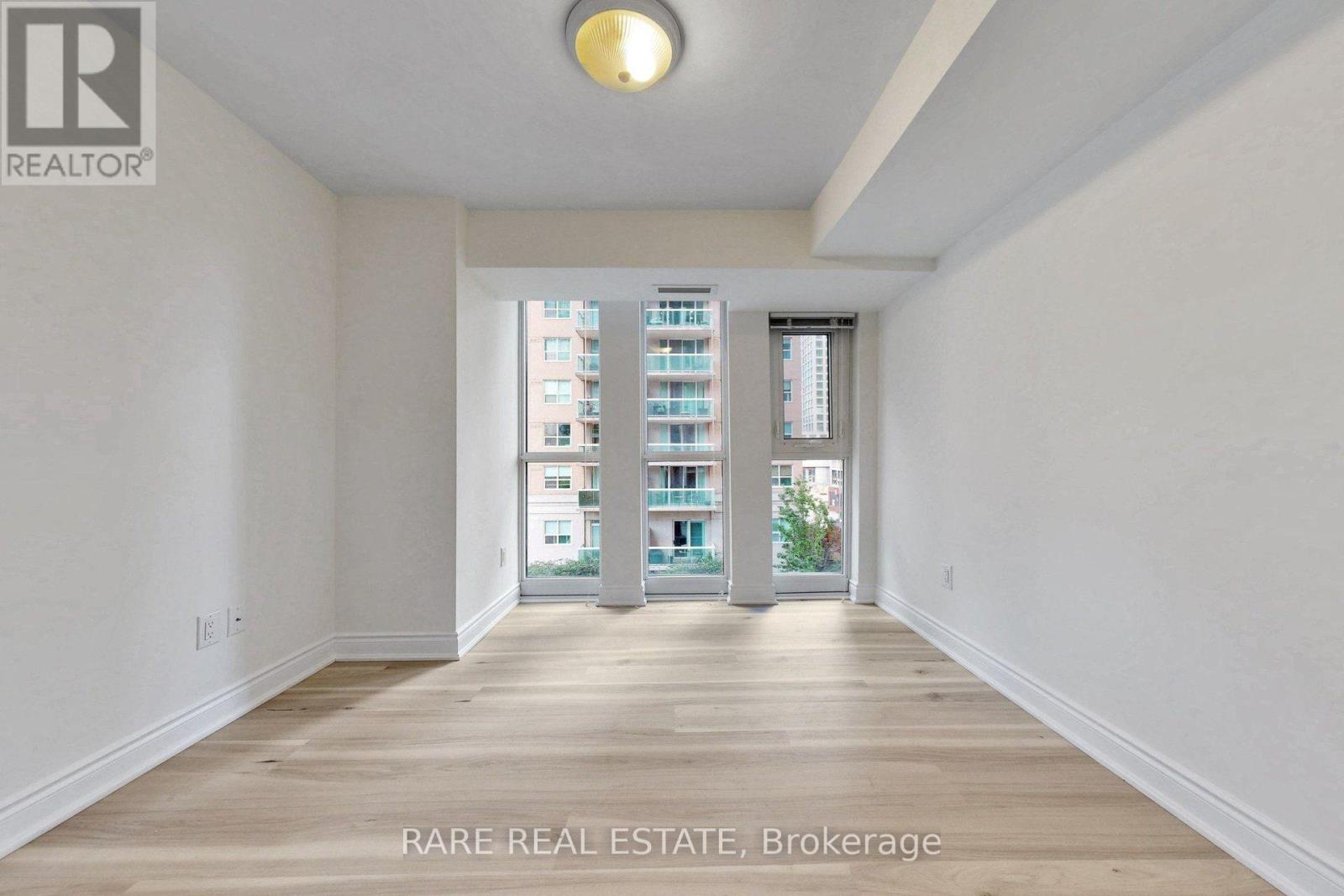 512 - 400 Adelaide Street E Property Photo 23