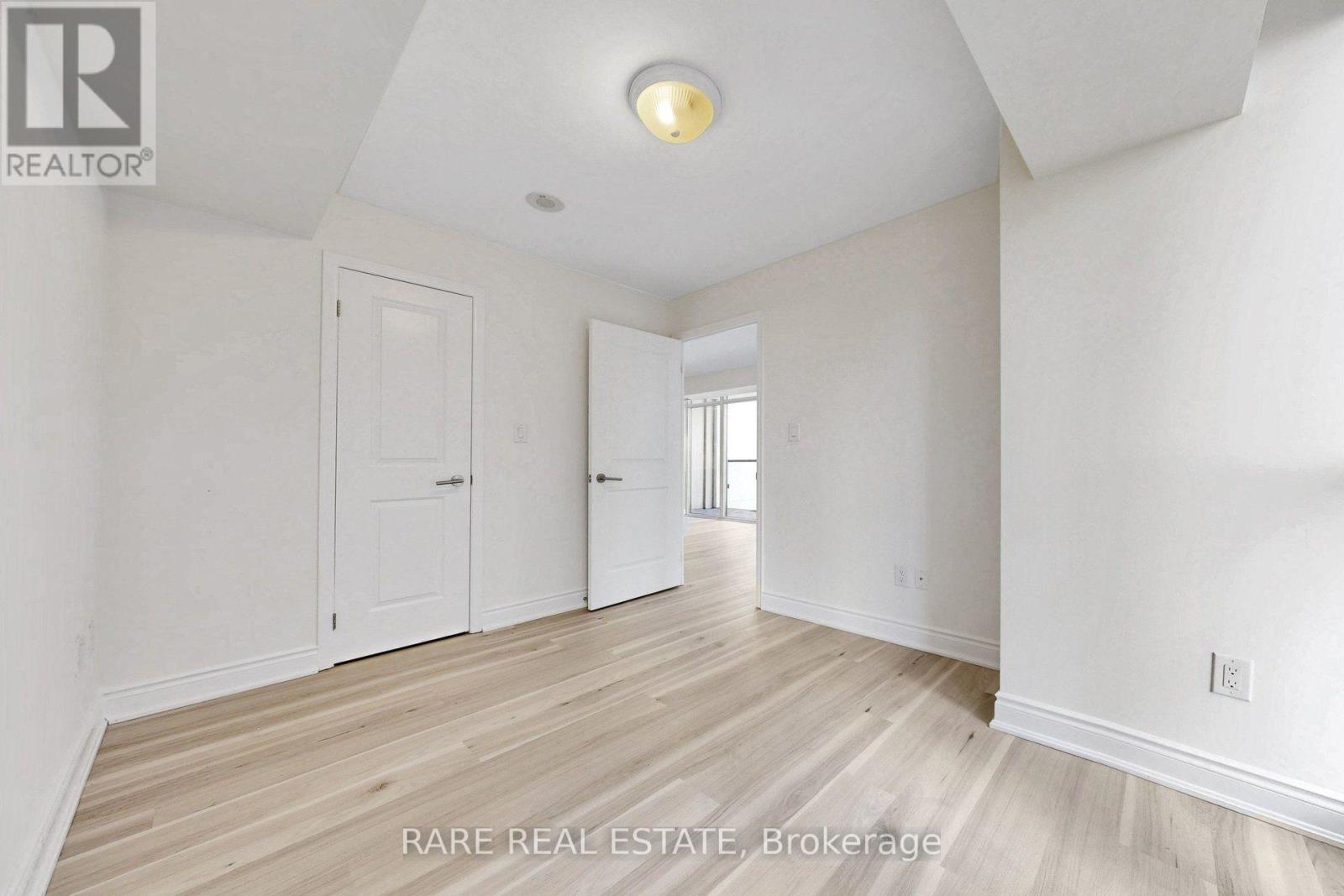512 - 400 Adelaide Street E Property Photo 25