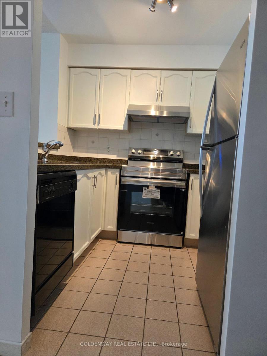 402 - 18 Pemberton Avenue Property Photo 11
