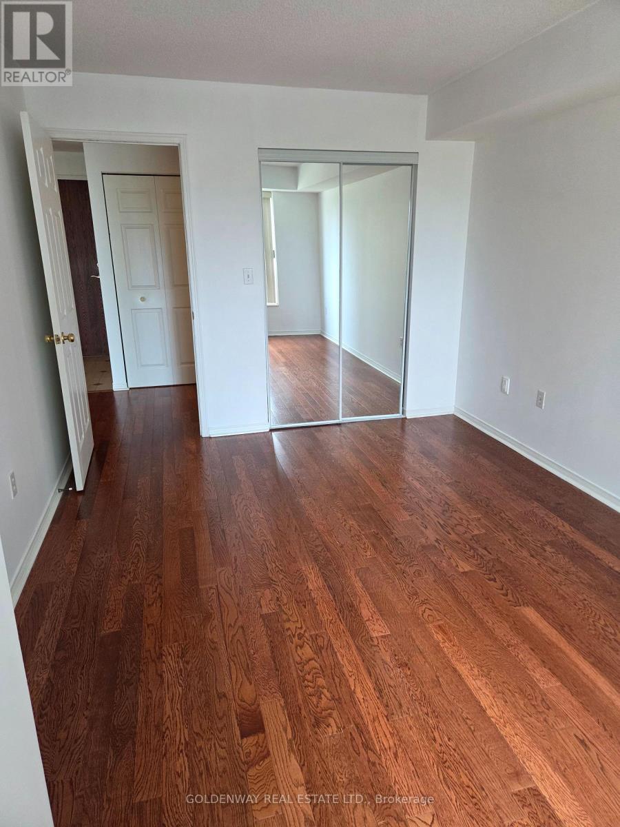 402 - 18 Pemberton Avenue Property Photo 13