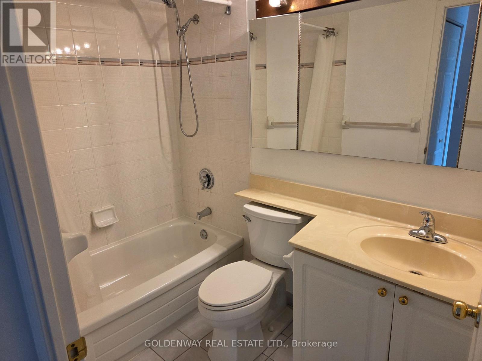 402 - 18 Pemberton Avenue Property Photo 14