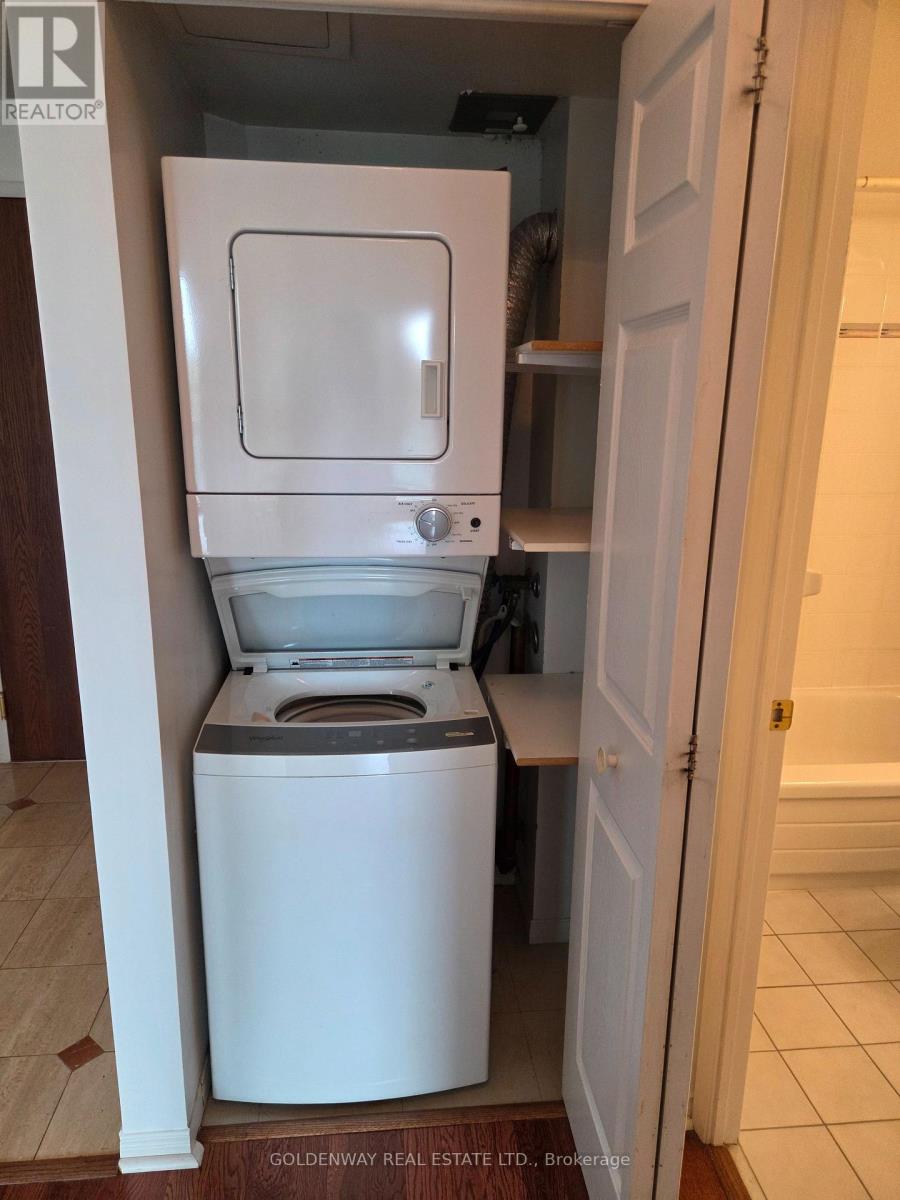 402 - 18 Pemberton Avenue Property Photo 15
