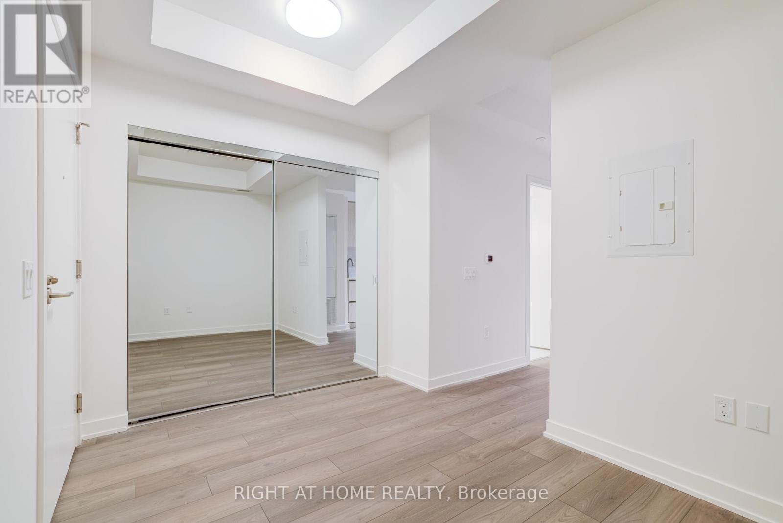 2403s - 110 Broadway Avenue Property Photo 6