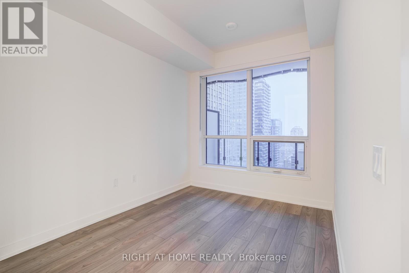 2403s - 110 Broadway Avenue Property Photo 16