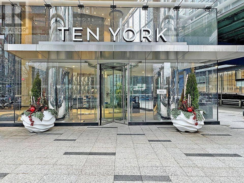 6403 - 10 York Street Property Photo 2