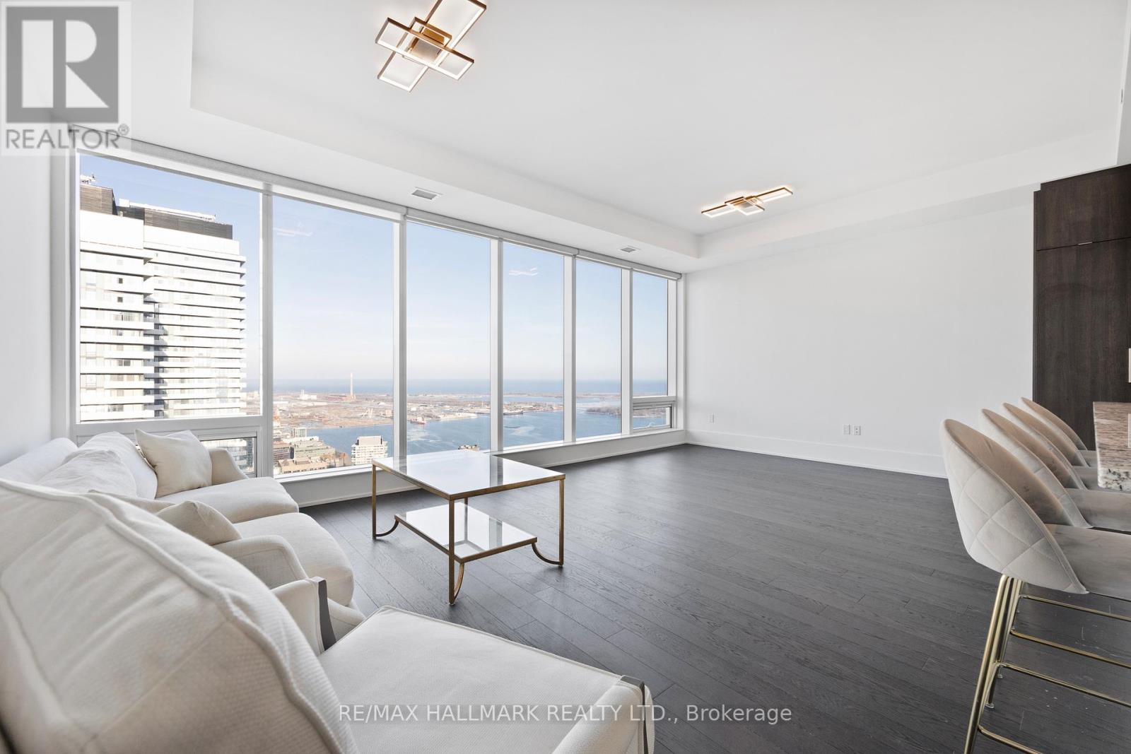 6403 - 10 York Street Property Photo 4