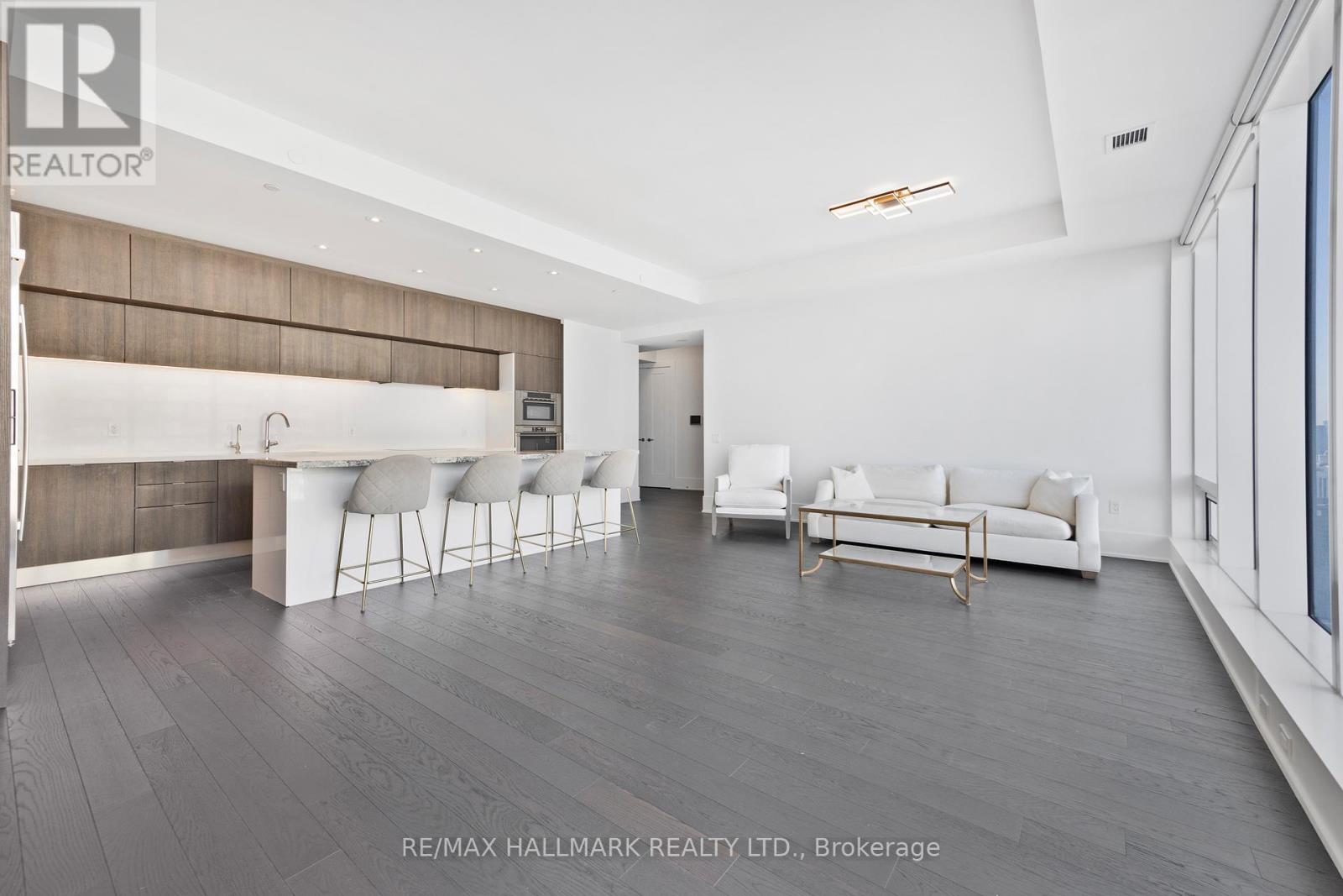 6403 - 10 York Street Property Photo 7