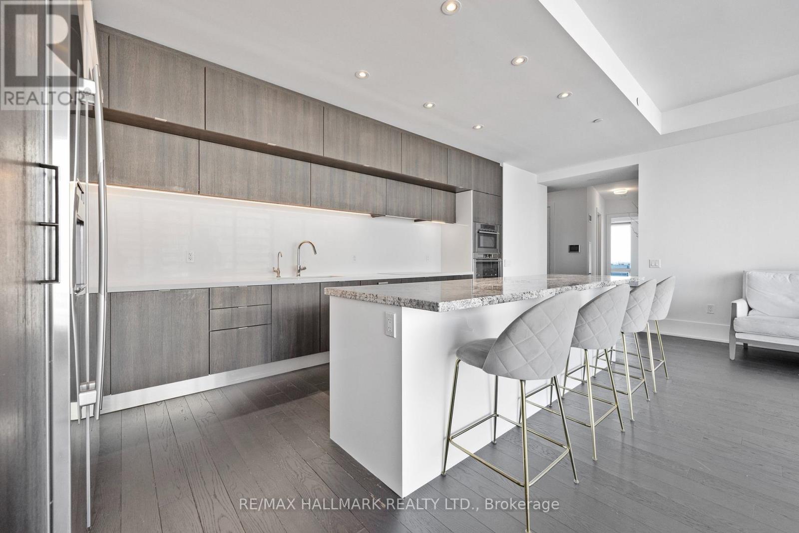 6403 - 10 York Street Property Photo 9