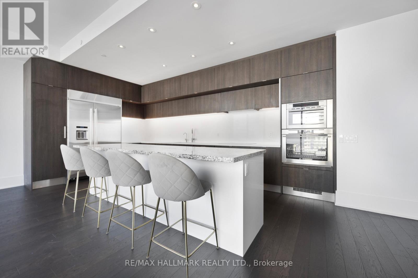 6403 - 10 York Street Property Photo 11