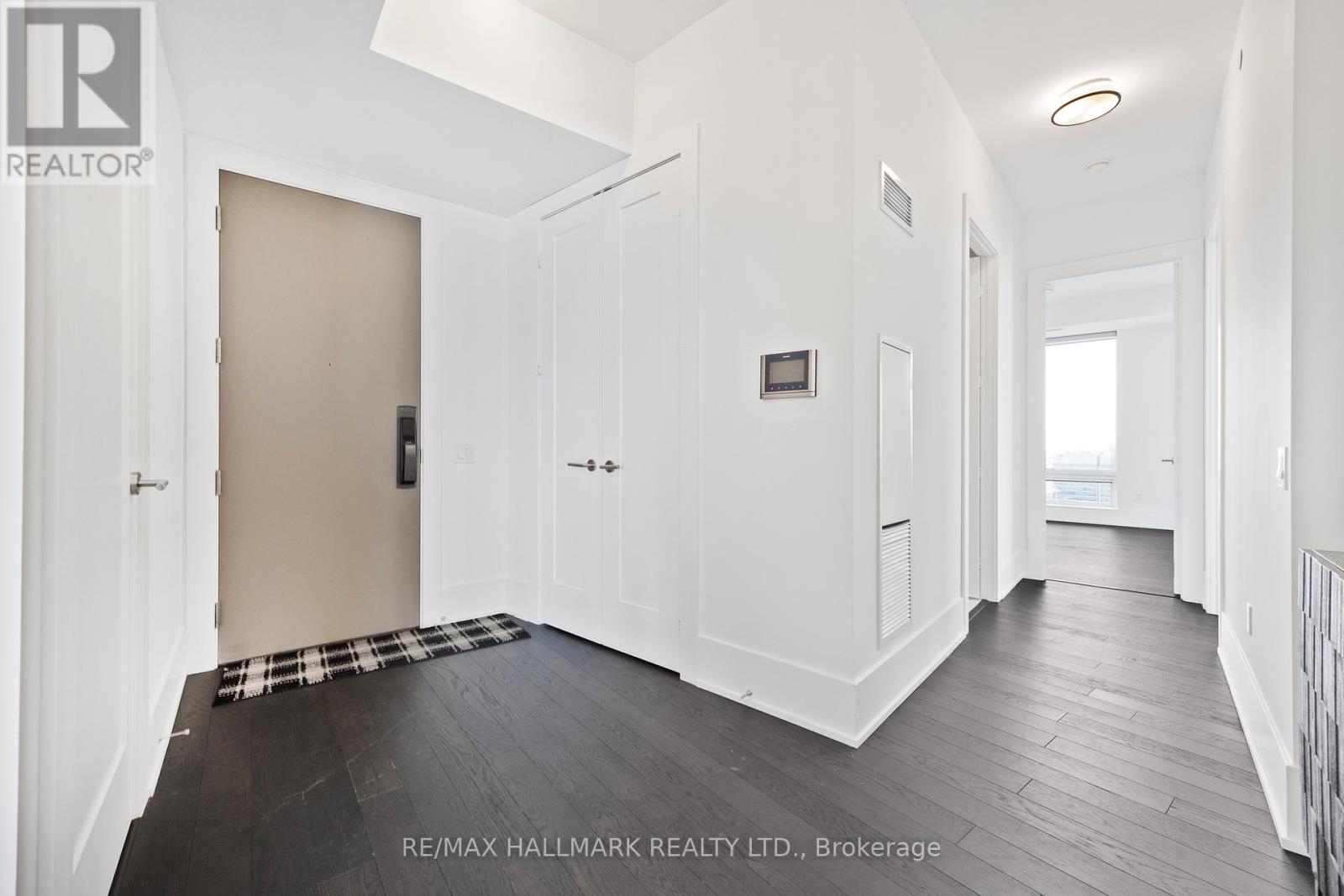 6403 - 10 York Street Property Photo 17