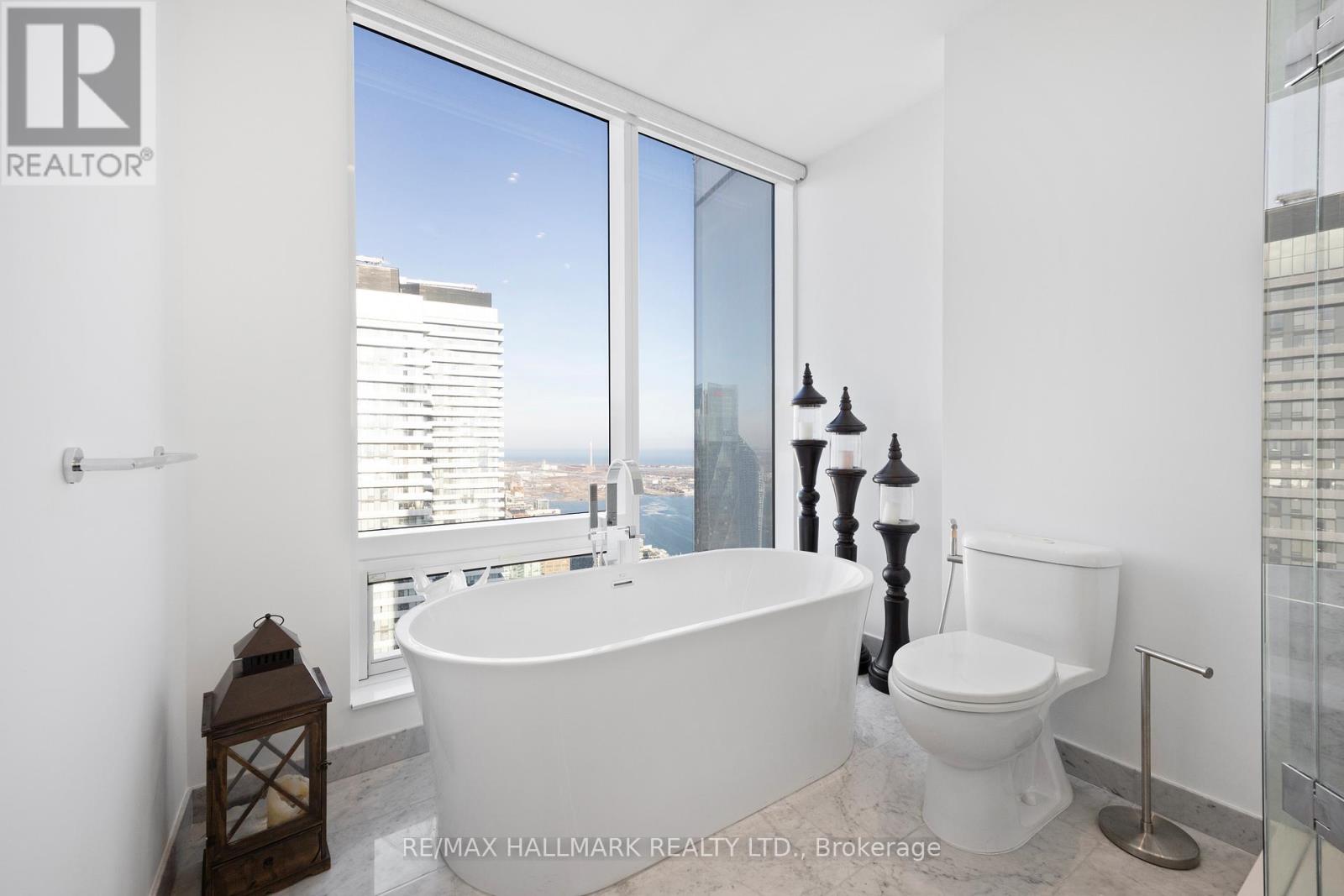 6403 - 10 York Street Property Photo 21