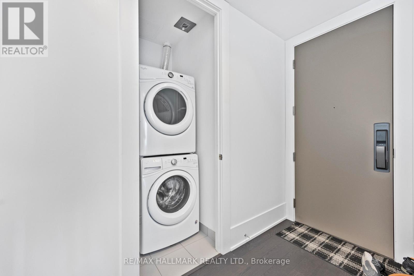 6403 - 10 York Street Property Photo 33