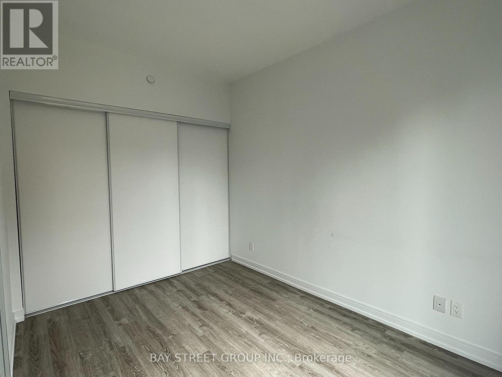 205 - 28 Wellesley Street E Property Photo 6