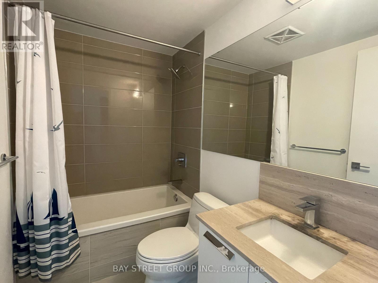205 - 28 Wellesley Street E Property Photo 8