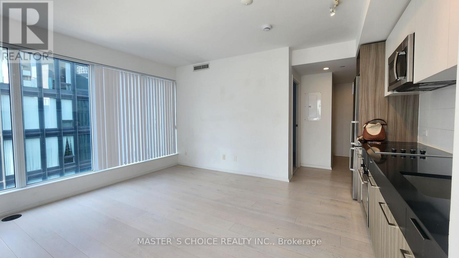 2805 - 68 Shuter Street Property Photo 7