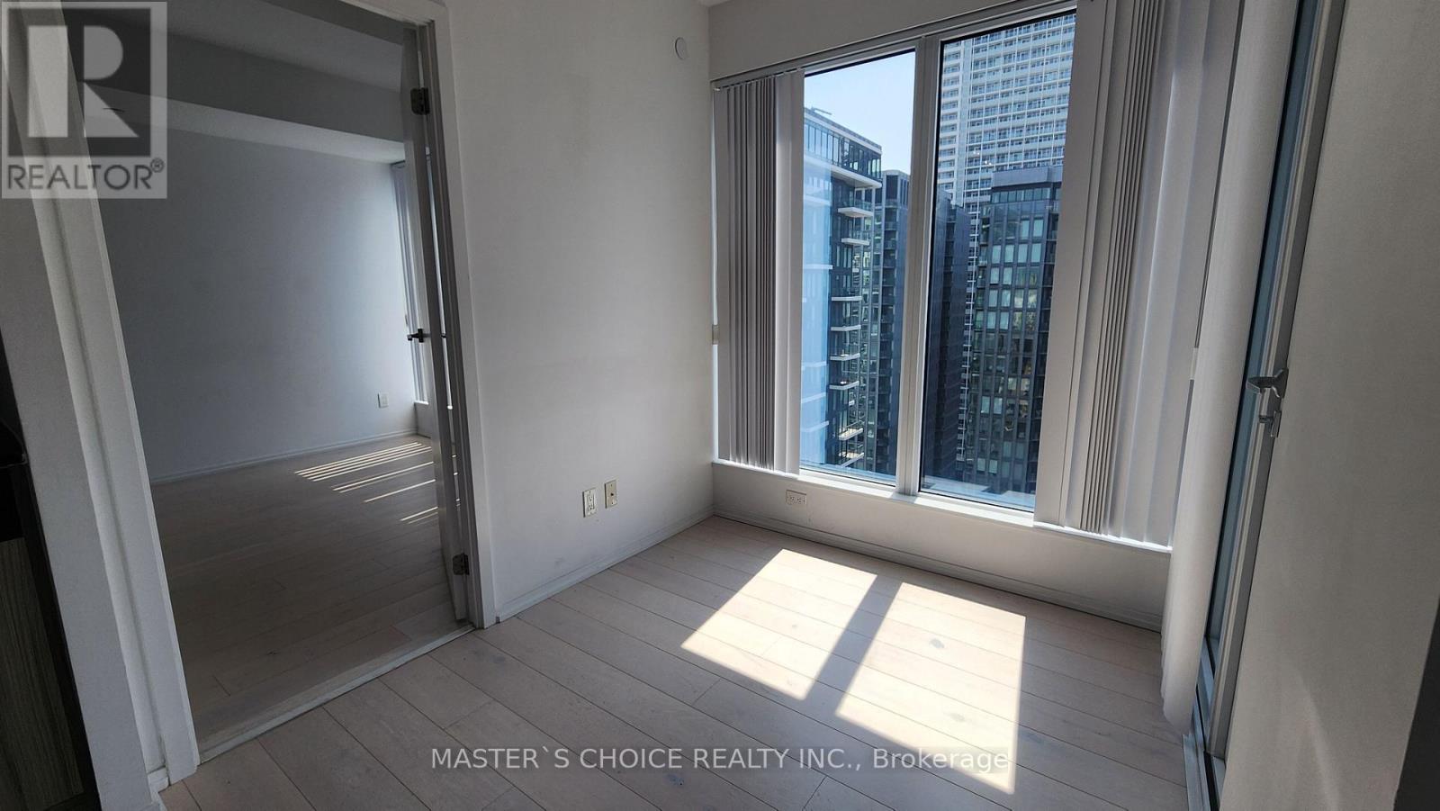 2805 - 68 Shuter Street Property Photo 8