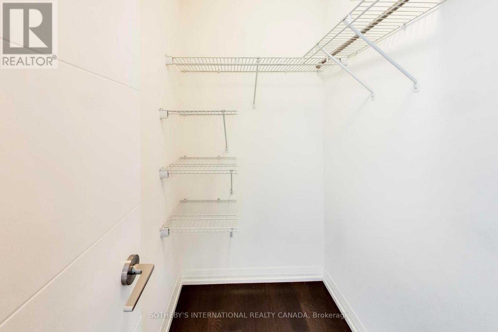 1122 - 460 Adelaide Street E Property Photo 12