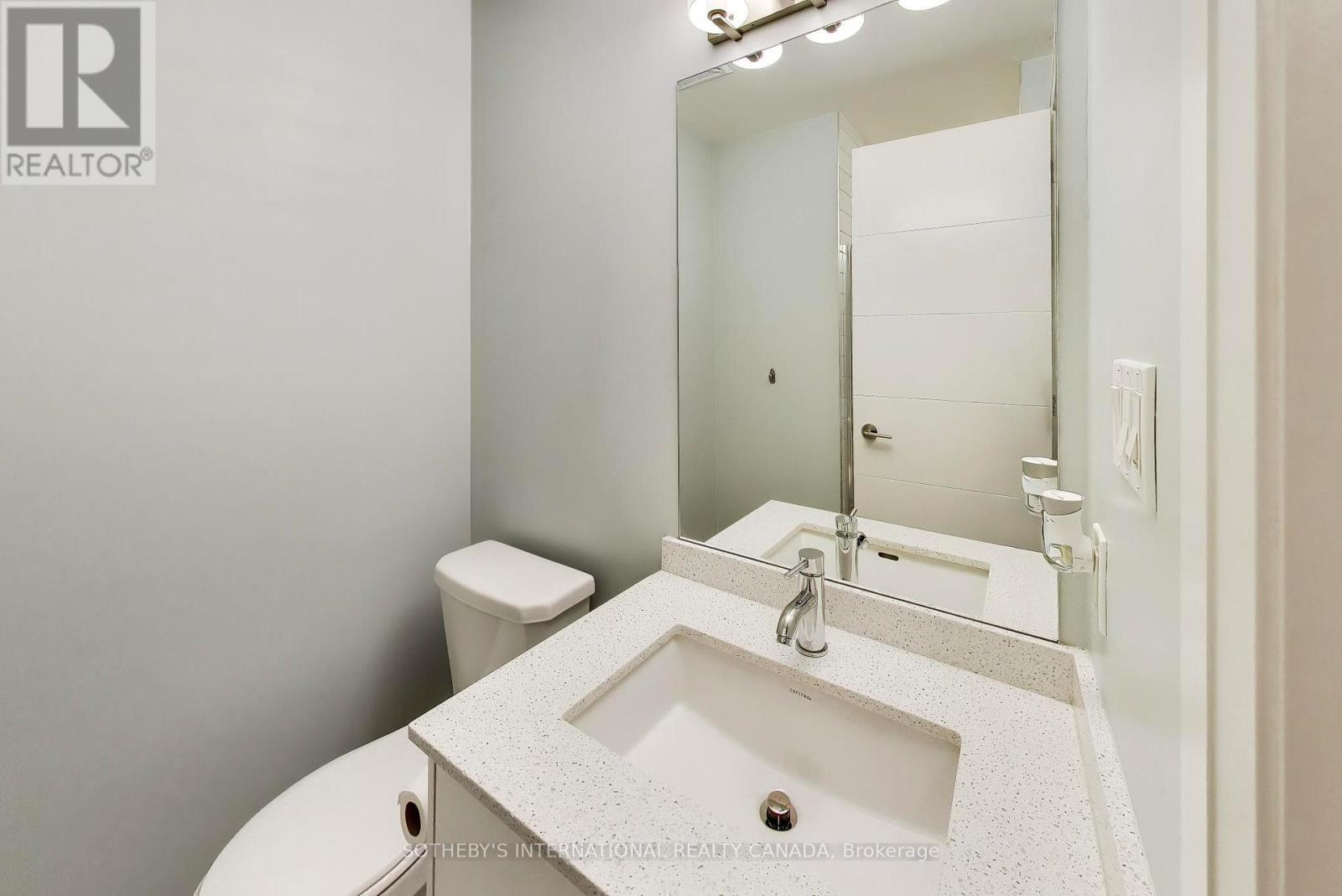 1122 - 460 Adelaide Street E Property Photo 14