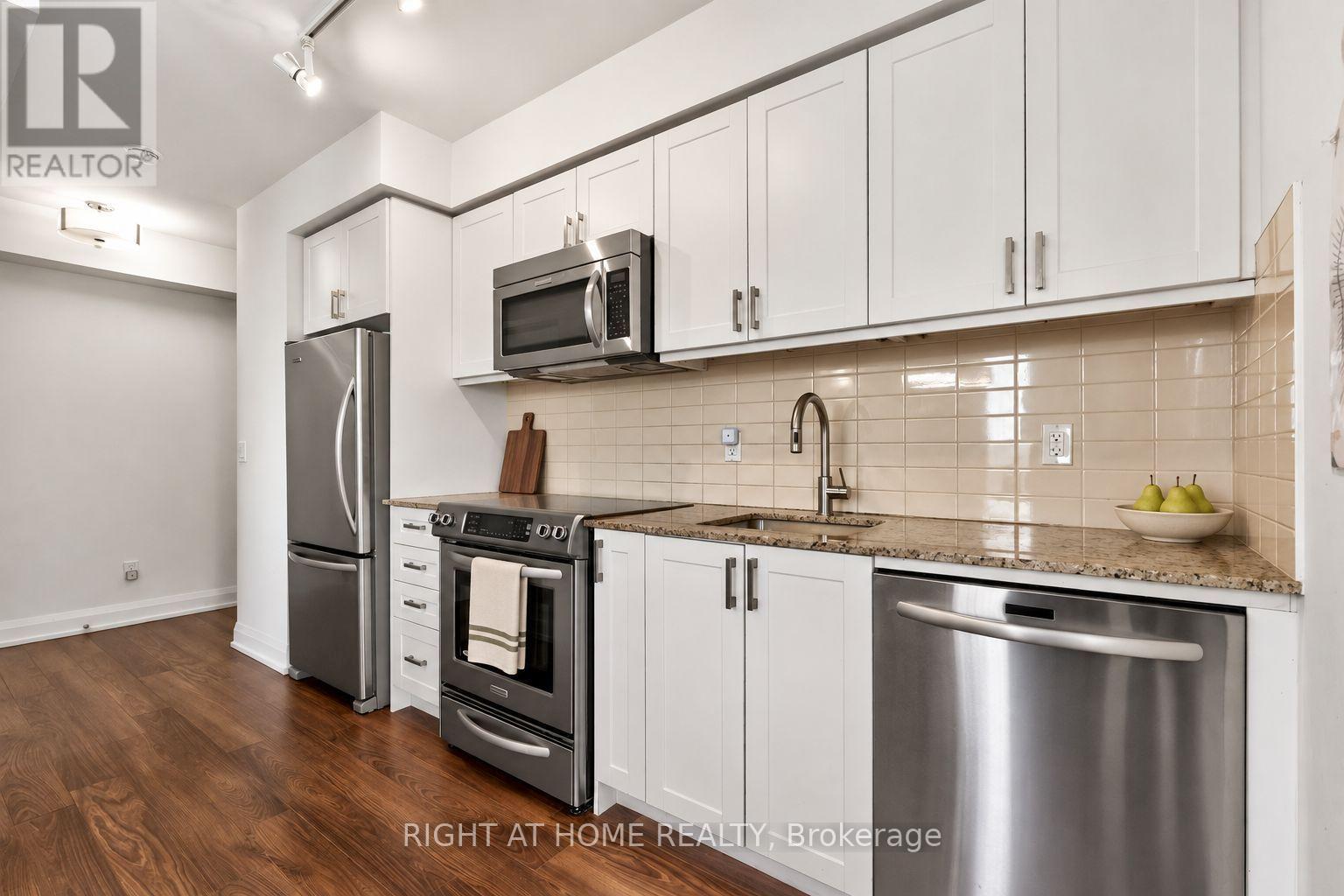 509 - 18 Graydon Hall Drive Property Photo 10