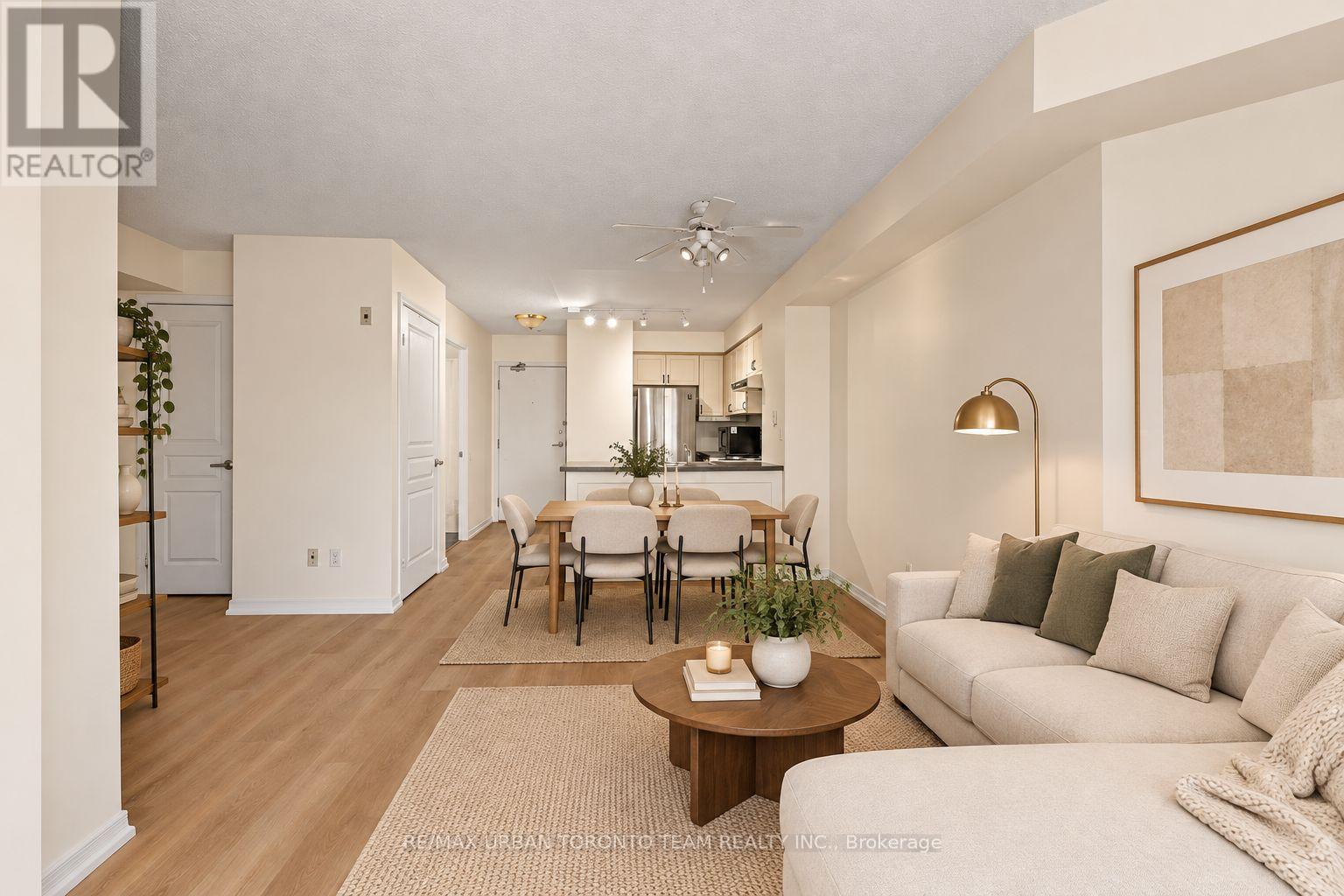 #505 - 140 Bathurst Street Property Photo 2