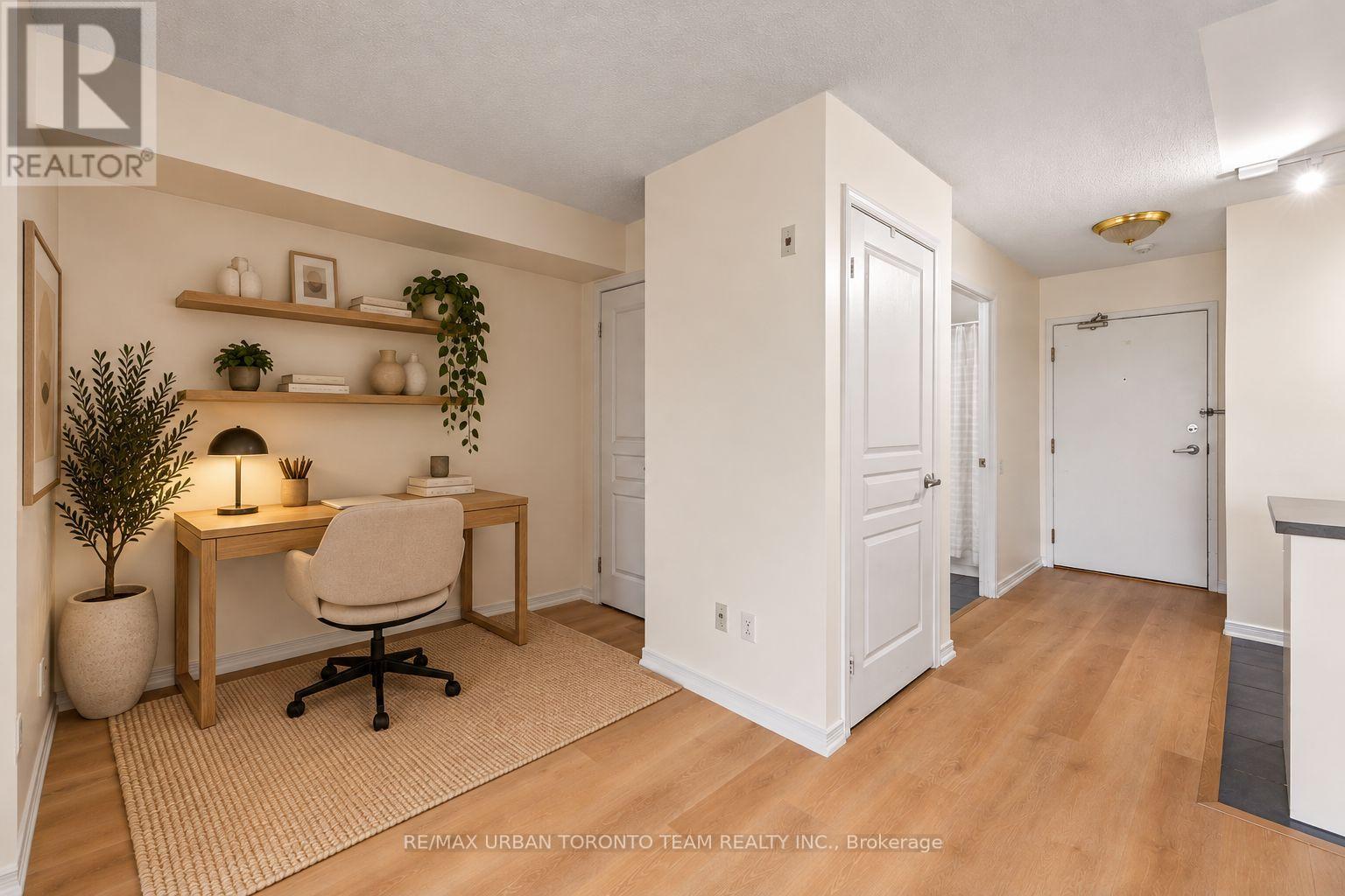#505 - 140 Bathurst Street Property Photo 4