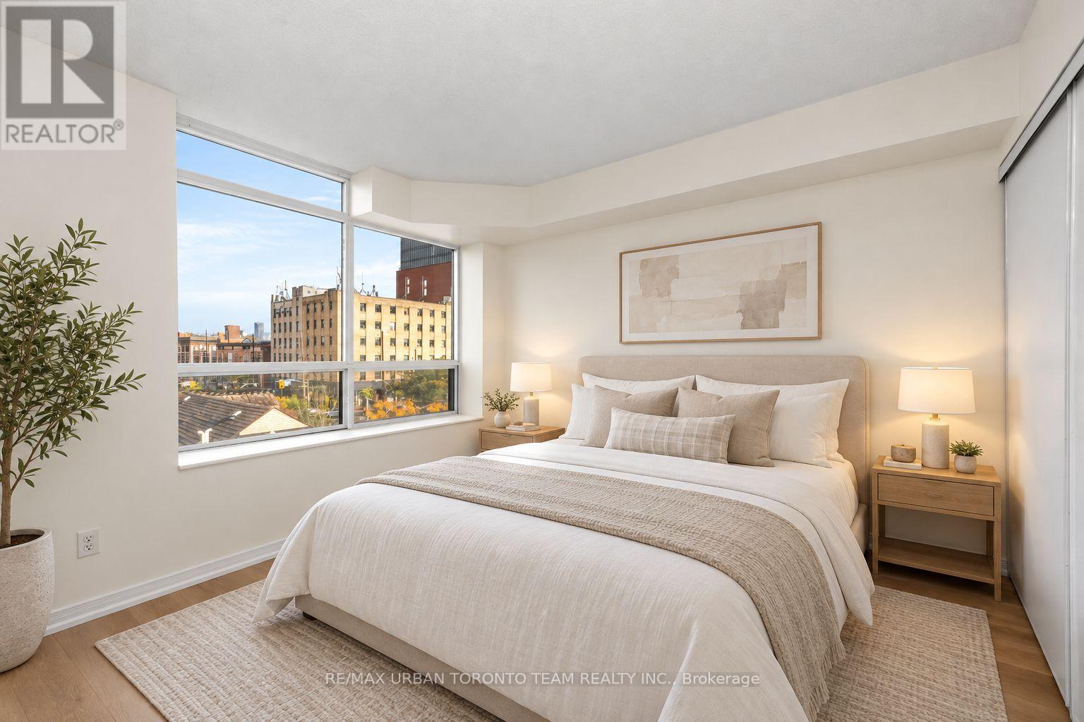 #505 - 140 Bathurst Street Property Photo 5