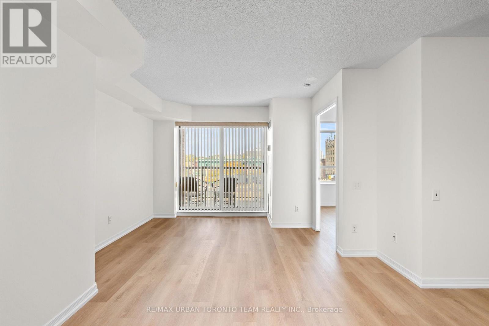 #505 - 140 Bathurst Street Property Photo 14