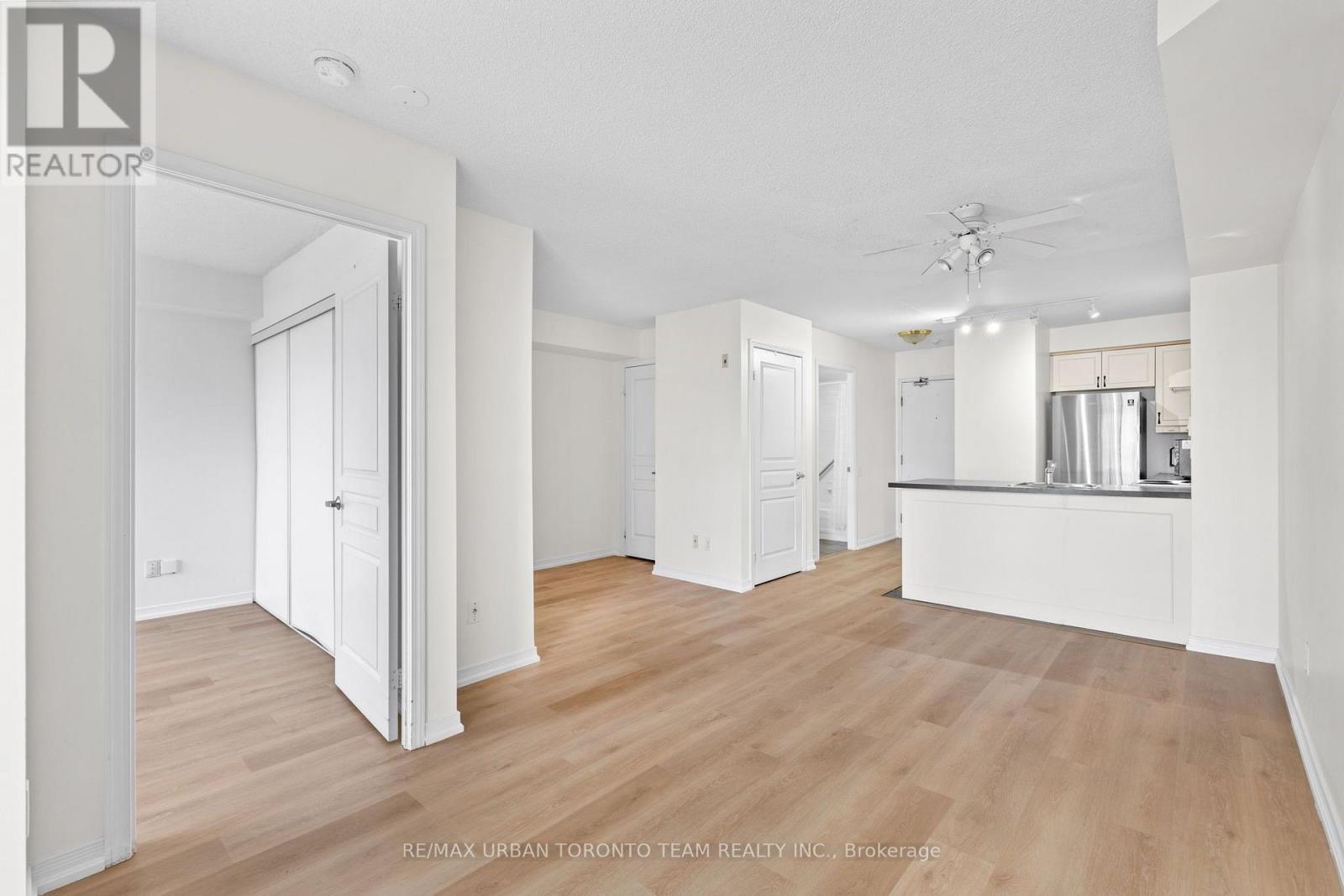 #505 - 140 Bathurst Street Property Photo 16