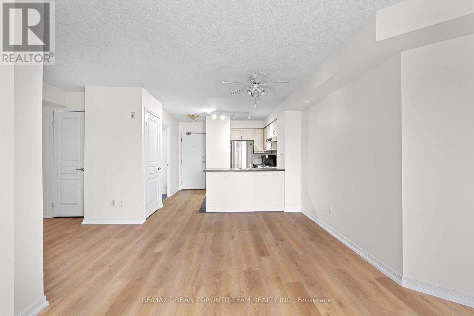#505 - 140 Bathurst Street Property Photo 17