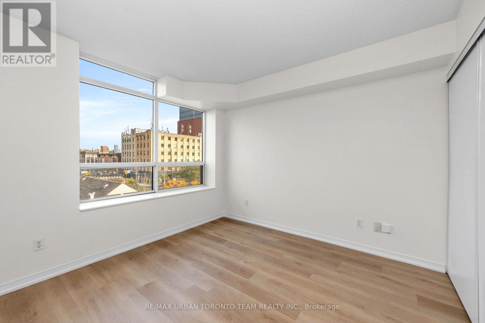 #505 - 140 Bathurst Street Property Photo 18