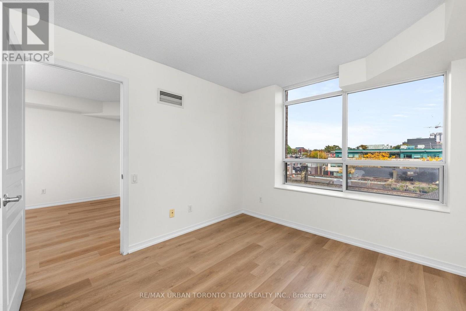 #505 - 140 Bathurst Street Property Photo 20