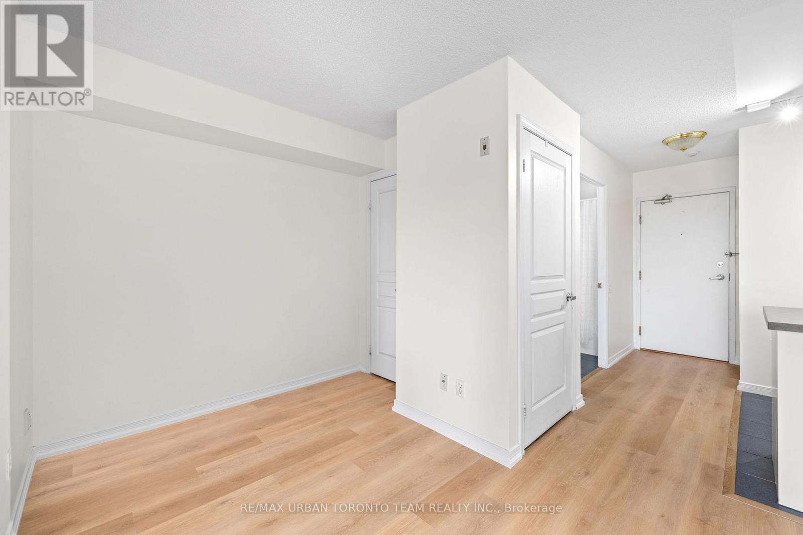 #505 - 140 Bathurst Street Property Photo 21